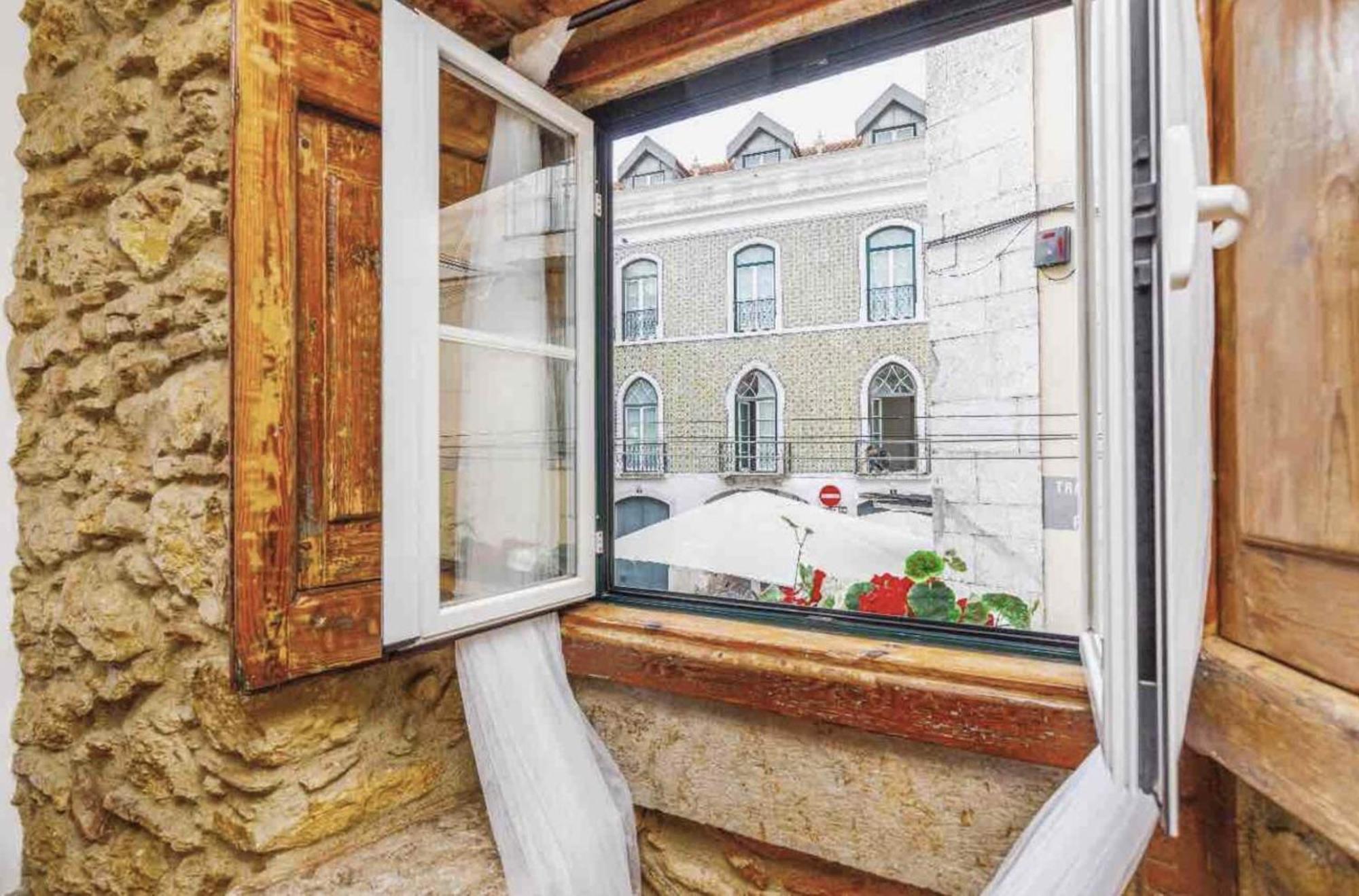 Sublime Apt Medieval Alfama Lisbon Exterior photo